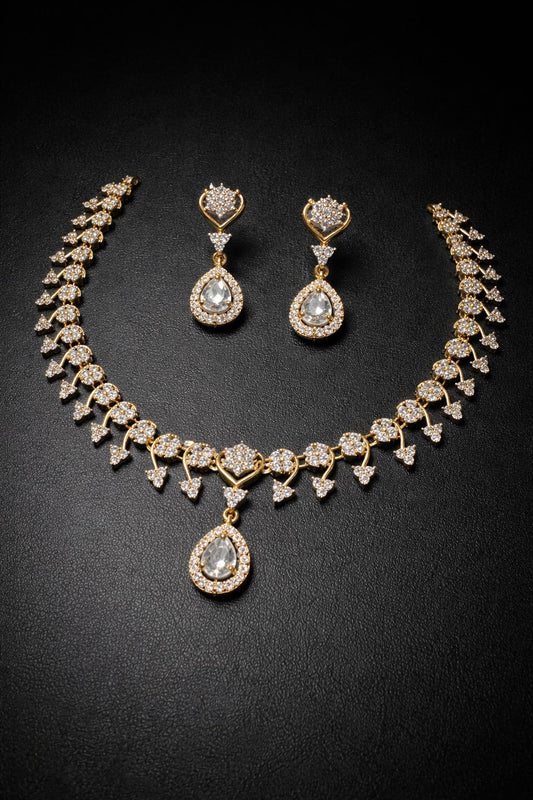 Elegant Crystal Necklace Set & Matching Earrings