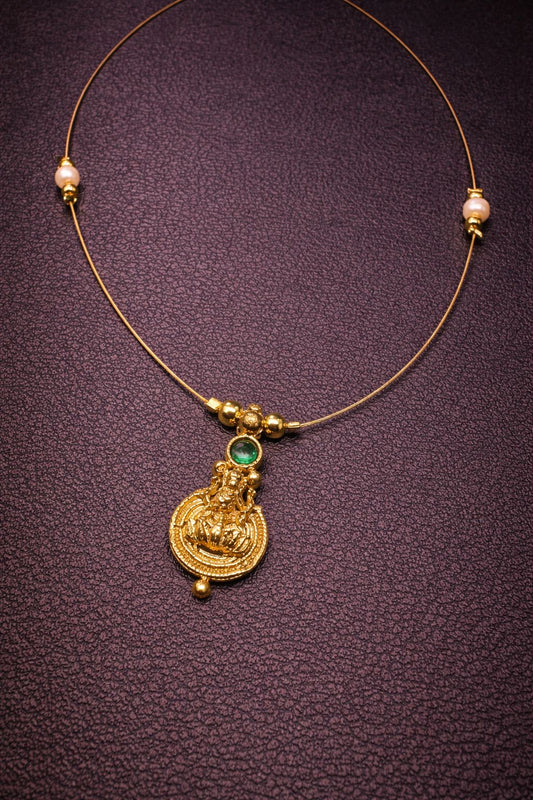 Lakshmi Motif Invisible Chain Necklace with Emerald Accent