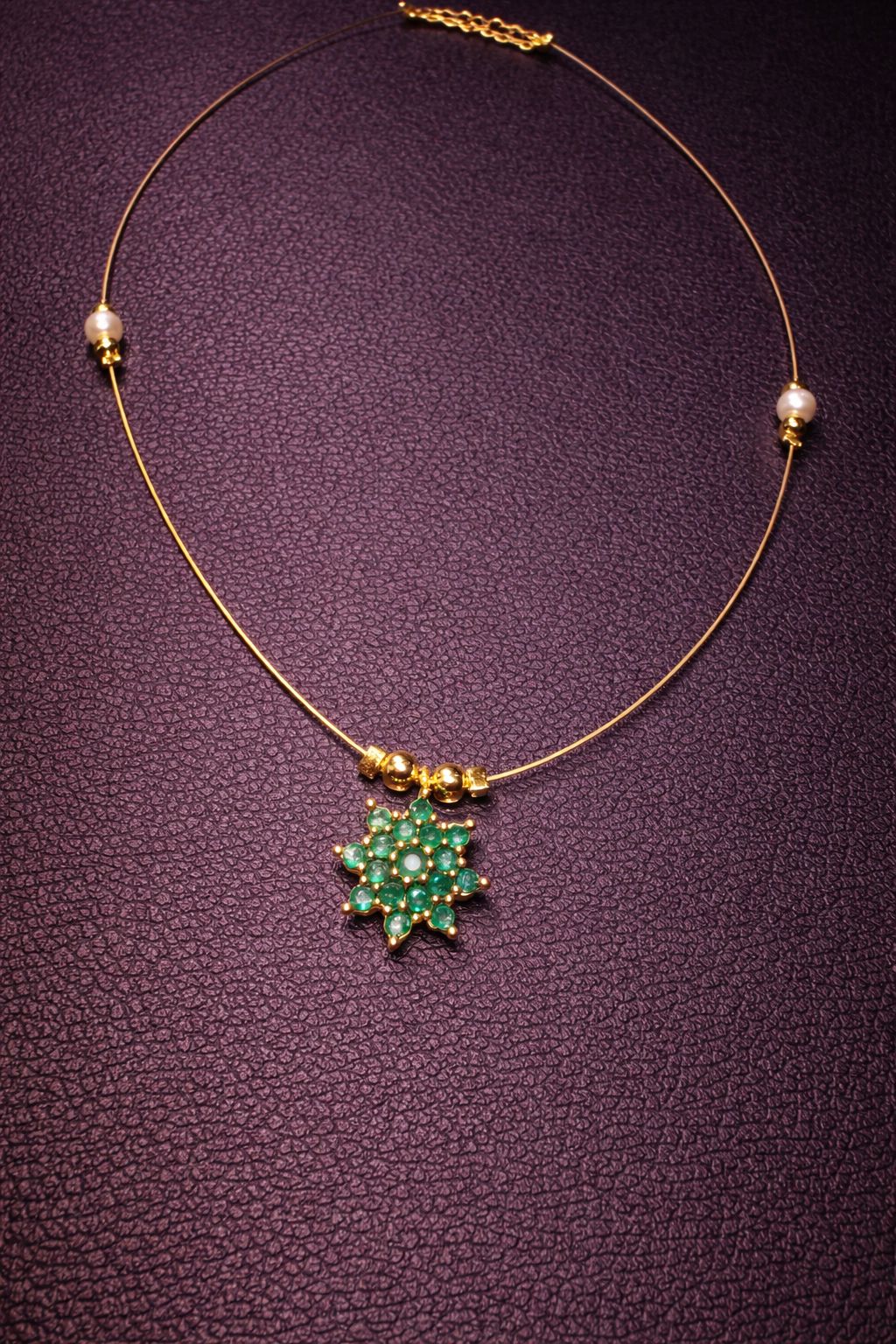 Emerald Green Floral Kundan Invisible Chain Necklace